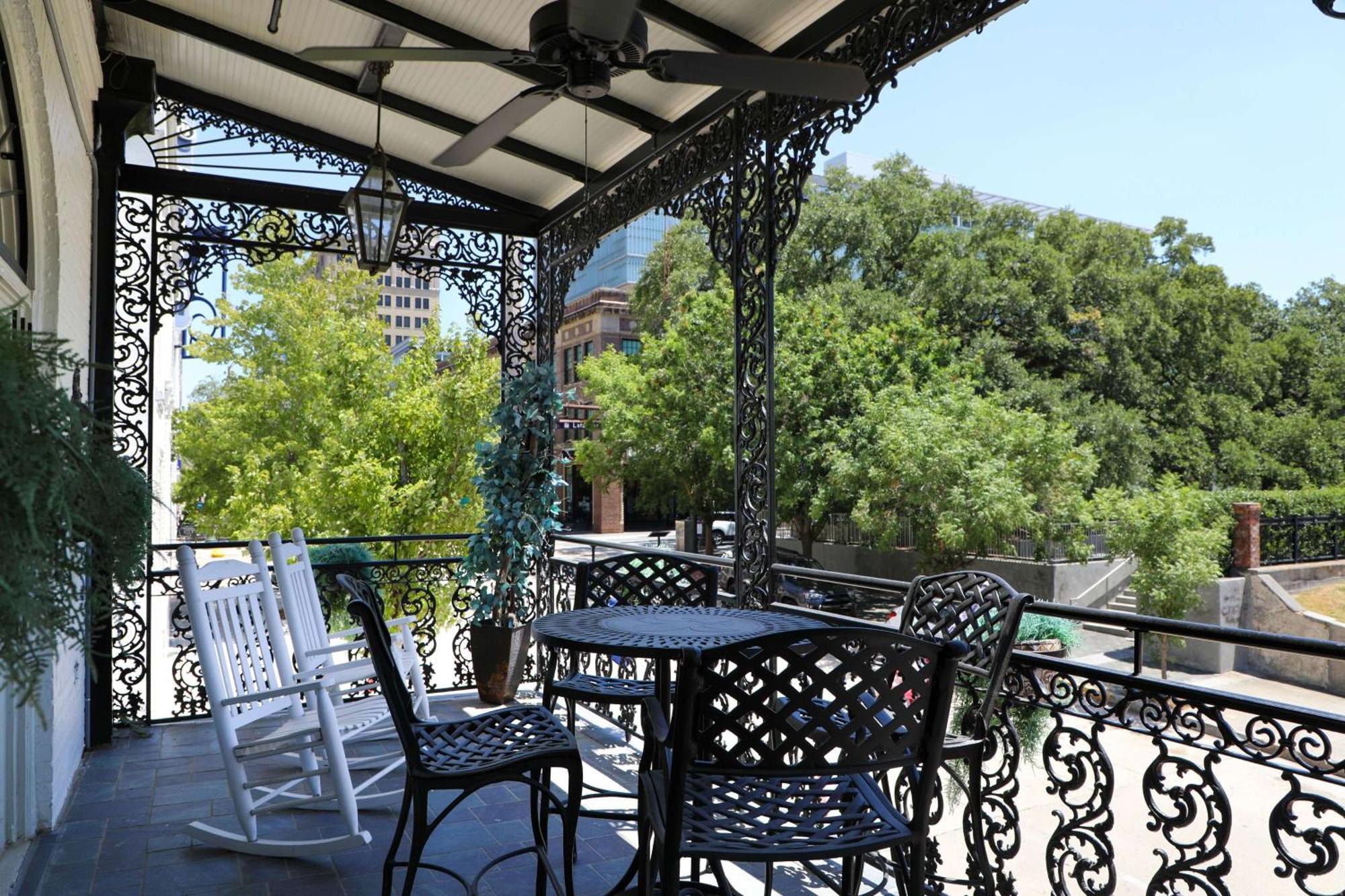 Hilton Baton Rouge Capitol Center Hotel Exterior photo